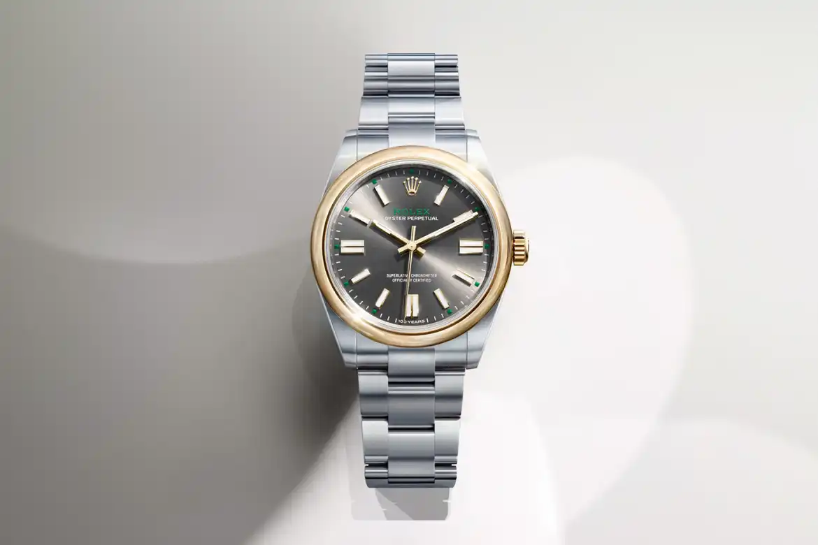 Rolex Oyster Perpetual Cover M134303 0001 Portrait